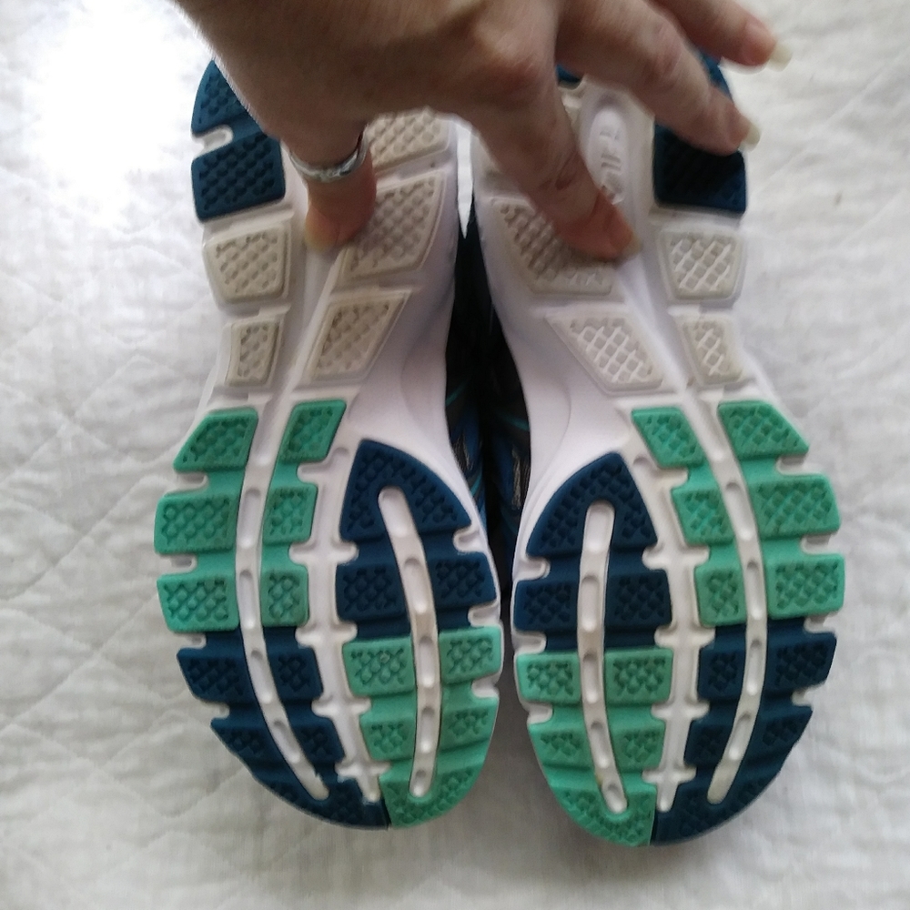 Women's Fila Cool Max Sneakers - Picture 5 of 5